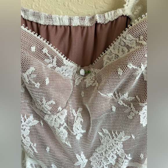 Lace Tiered Romper with Puff Sleeves - White and Brown - Picture 4 of 6